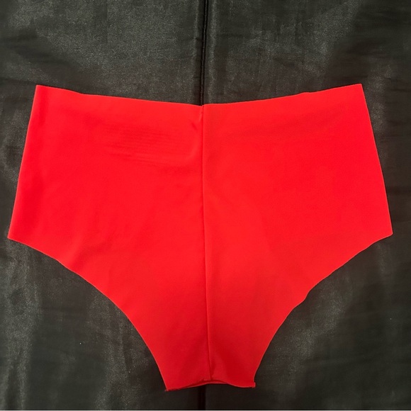 Victoria's Secret Very Sexy Bombshell Logo Shine Strap Add-2-Cups Push-Up Bra - Picture 4 of 4